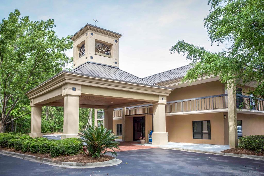 Clarion Inn & Suites Aiken South Exterior photo