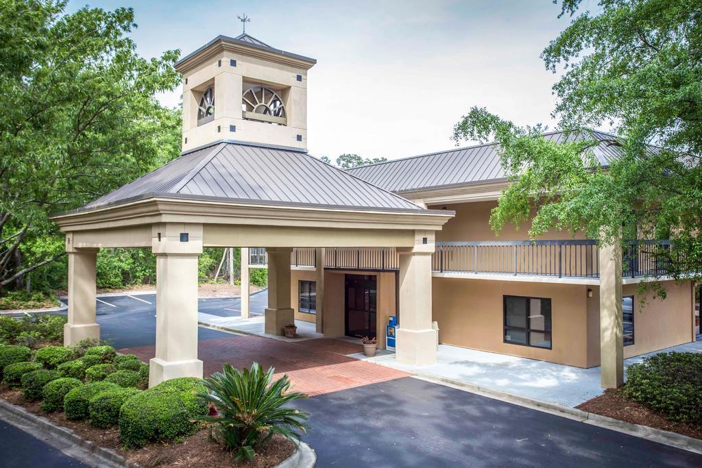 Clarion Inn & Suites Aiken South Exterior photo