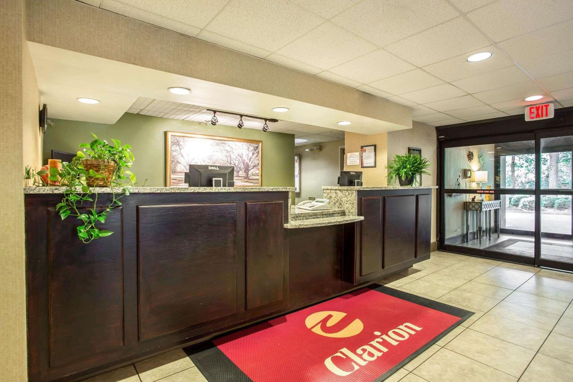 Clarion Inn & Suites Aiken South Exterior photo